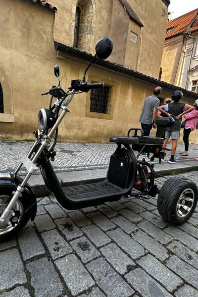 2 hours FUN TRIKE tour in Prague with guide