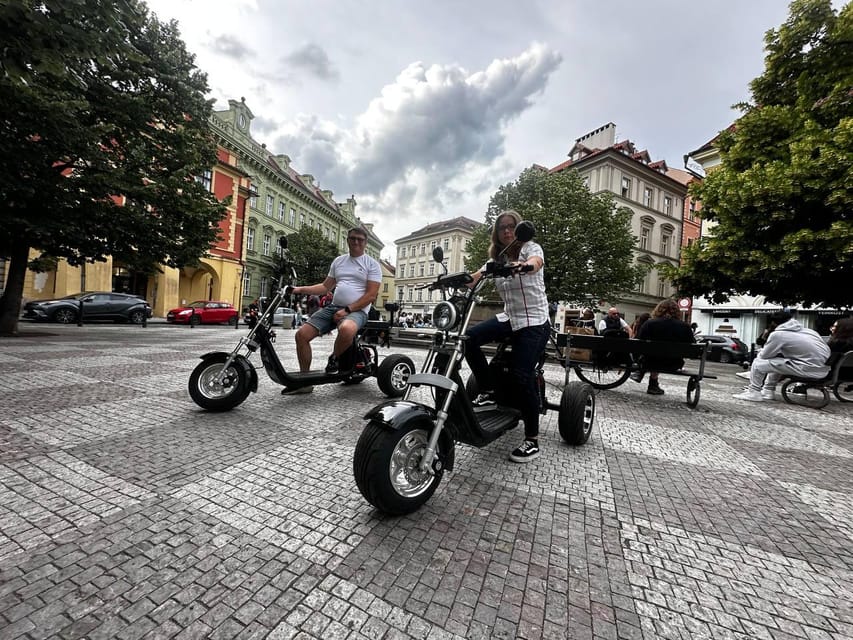 Prague: 2 hours FUN TRIKE tour in Prague with guide - Through historic streets and Prague’s local park