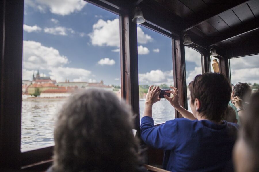 Prague: 3–Hour Castle Grounds Walking Tour and River Cruise - Finishing at the oldest vineyard