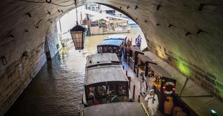 Prague: 3–Hour Castle Grounds Walking Tour and River Cruise - Cruising the Vltava and Devil’s Stream