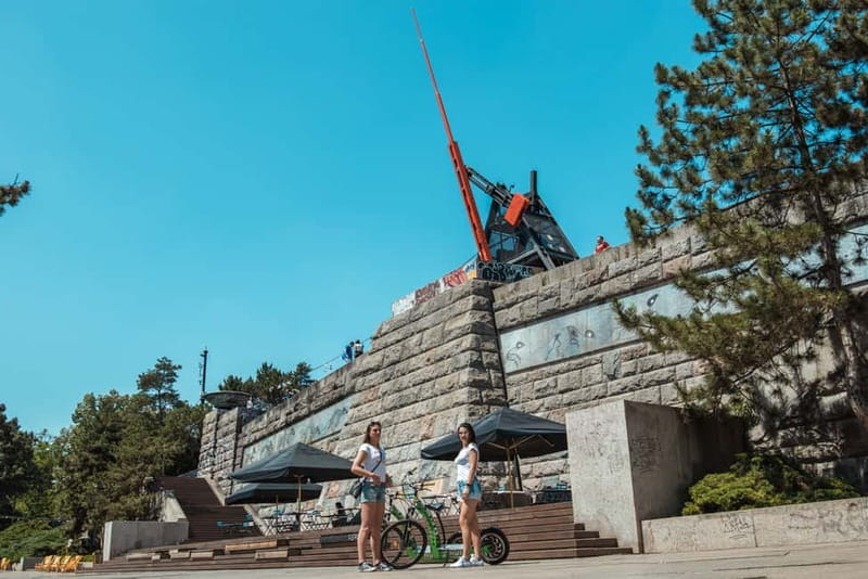 Prague: 3-Hour E-Scooter Tour in German - Kampa Island, John Lennon Wall, and Charles Bridge
