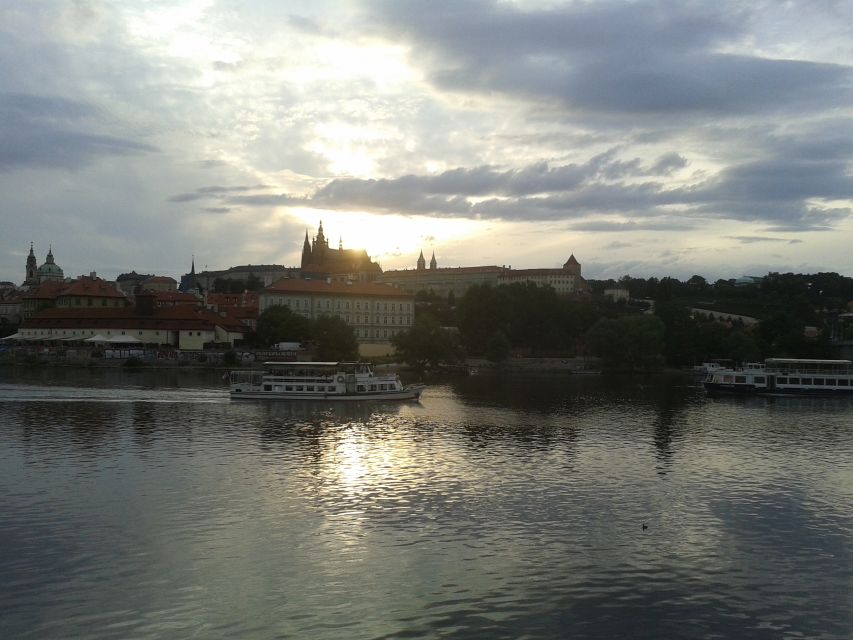 Prague: 3-hour Evening River Cruise with Dinner - Boarding and settling in for three hours