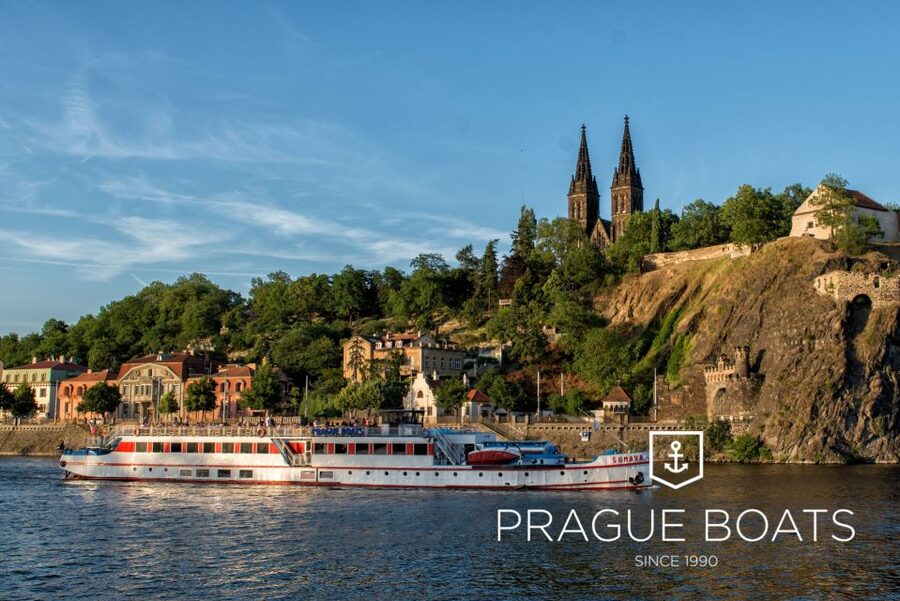 Prague: 3-hour Evening River Cruise with Dinner - Buffet dinner: useful, filling, and not a restaurant tasting menu