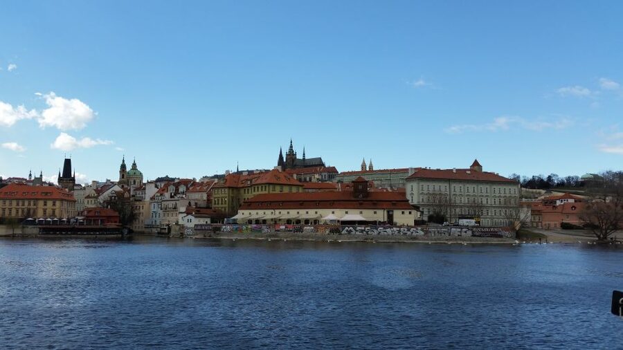 Prague: 3-hour Evening River Cruise with Dinner - The music and the mood on board