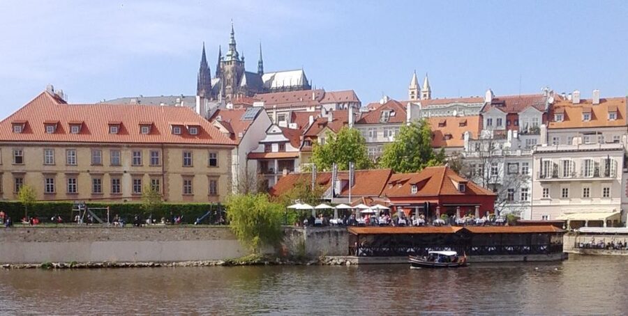 Prague: 3-hour Evening River Cruise with Dinner - Finding the boat at Republic Square