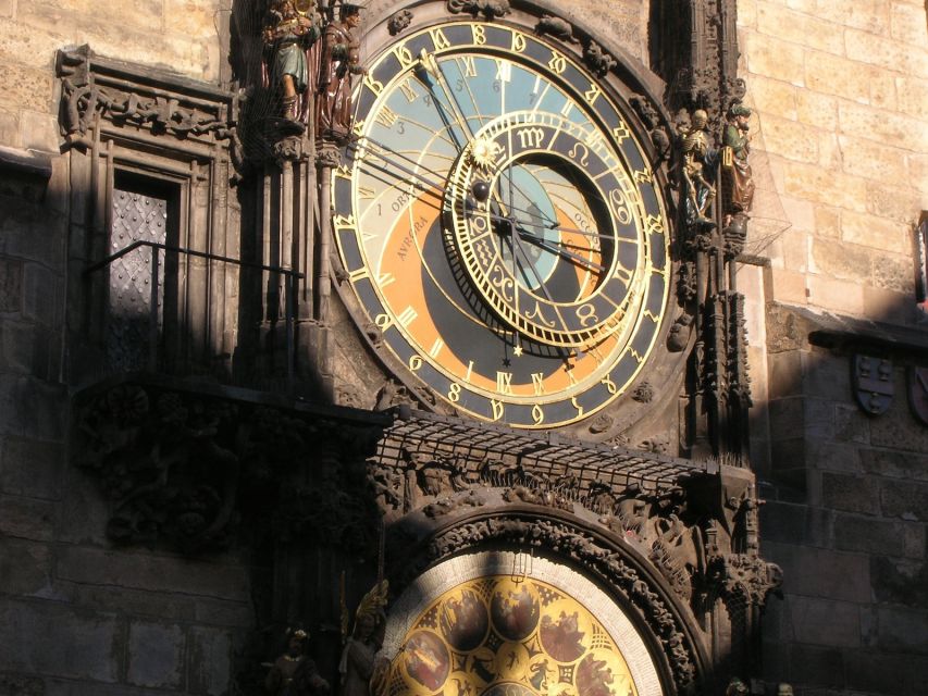 Prague: 3-Hour Old Town and Prague Castle Tour in German - The included tram ride to Prague Castle