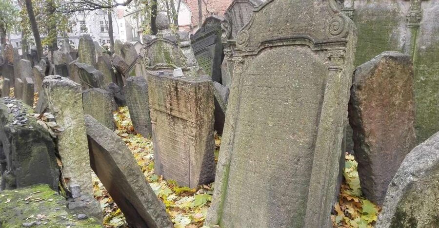 Prague: 3-Hour Private Jewish Quarter Tour - The Old Jewish Cemetery and Ceremonial Hall