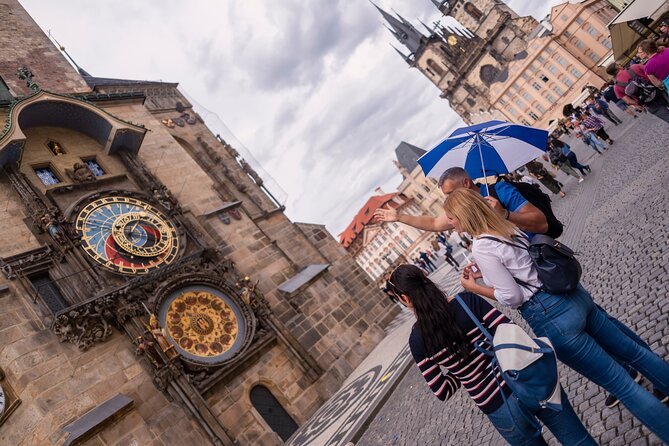 Prague 3-Hour Tour with Astronomical Clock Admission - Old Town for 90 minutes: Prague’s grand opening act