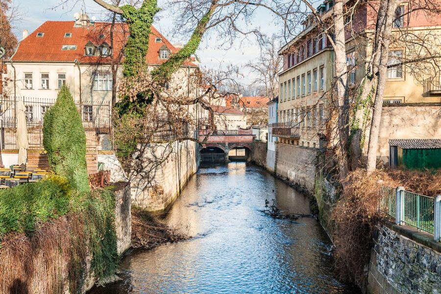 Prague: 4-Hour Segway and Scooter Tour with Lunch and Drinks - Petřín Hill and the Beverly Hills of Prague