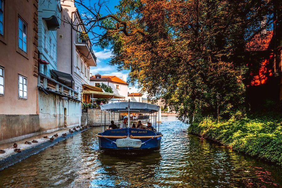 Prague: 45-Minute Sightseeing Cruise to Devil's Channel - Who should book this cruise?
