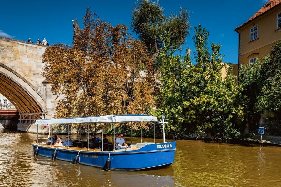 Prague: 45-Minute Sightseeing Cruise to Devil's Channel - What the 45-minute length feels like