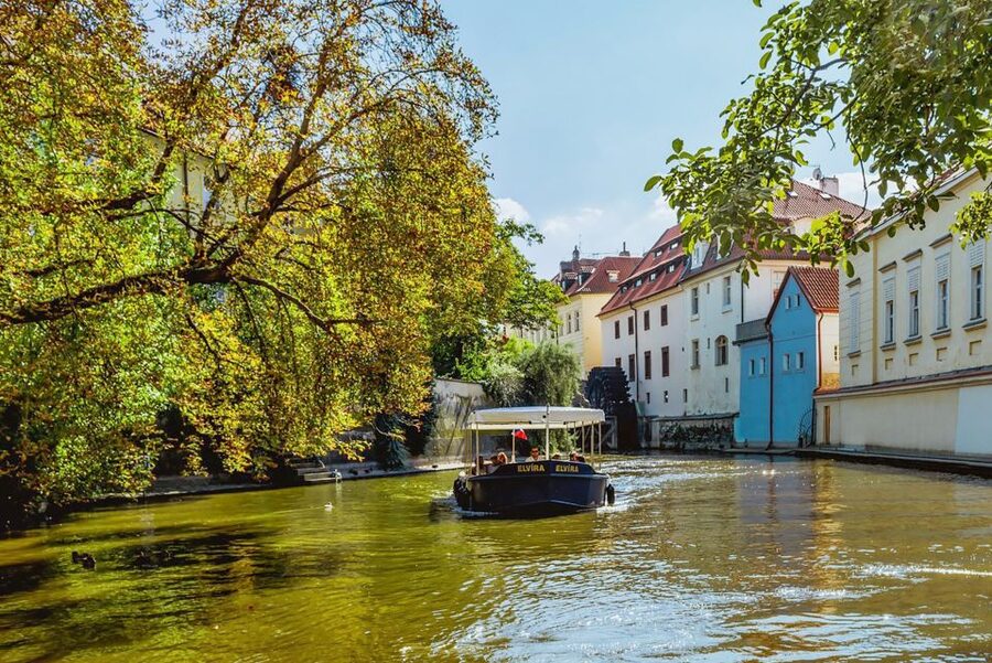 Prague: 45-Minute Sightseeing Cruise to Devil's Channel - Small-group comfort, winter warmth, and practical limits