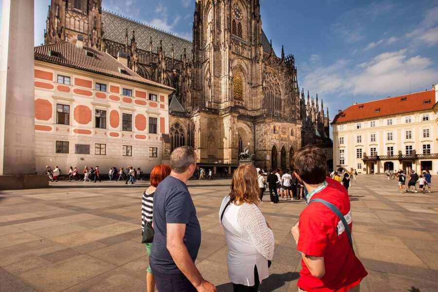 Prague: 6-Hour City Tour including Cruise and Lunch - What the $115 price really covers