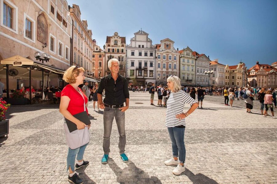 Prague: 6-Hour City Tour including Cruise and Lunch - Czech lunch before the river