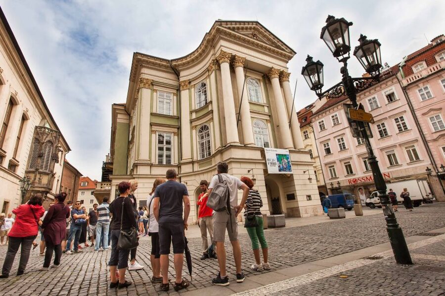 Prague: 6-Hour City Tour including Cruise and Lunch - A 45-minute cruise on the Vltava
