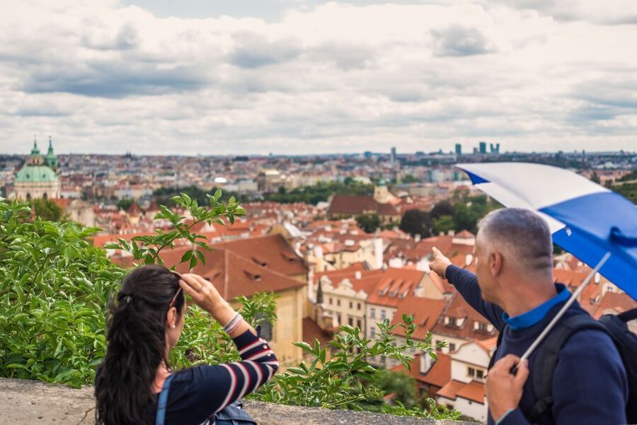 Prague: 6-Hour Tour with River Boat Cruise and Lunch - Seeing Hradcany and the Prague Castle area