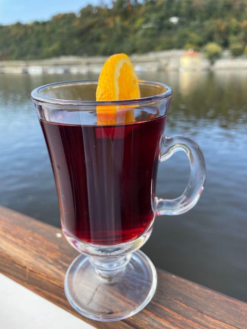 Prague: Advent Boat Cruise with Sweets and Hot Drinks - Why this small Prague cruise works at Christmas