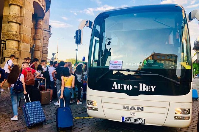 PRAGUE AIRPORT - CITY TRANSFERS in Spanish - Direct drop-off at hotels, apartments, and city-center addresses