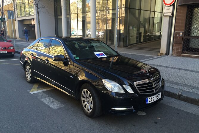 PRAGUE AIRPORT - CITY TRANSFERS in Spanish - Value at $52.09 per group