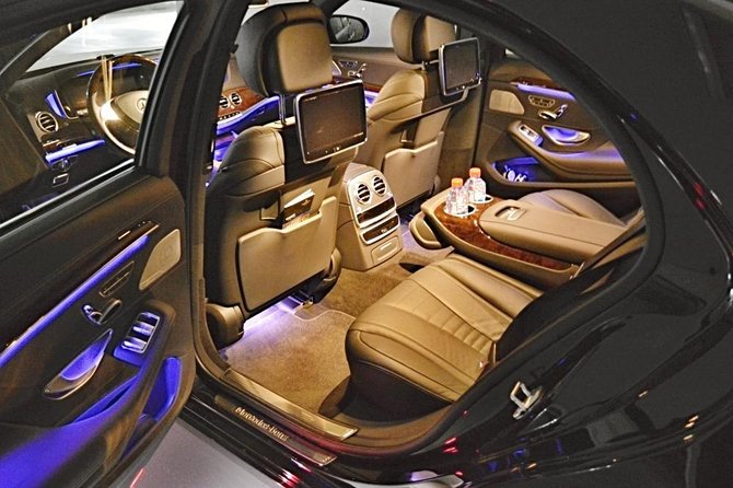 Prague airport luxury transfer by a Mercedes Benz S class - The human touch from the chauffeur