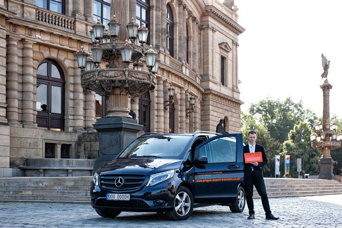 Prague Airport Private Departure Transfer - Leaving Prague without the taxi-line gamble