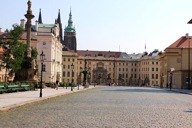 Prague Airport Transfers, Praga Aeropuerto Traslados, ESPAŇOL-ENG - Airport to hotel: the easy arrival option