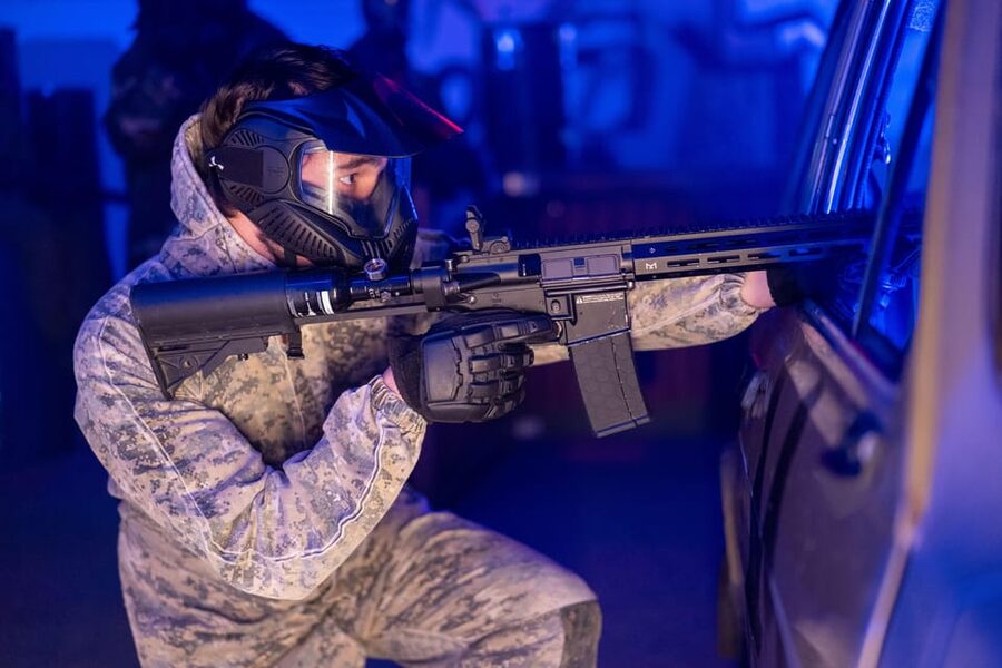 PRAGUE AIRSOFT SHOOTING GAMES - What the first drink and briefing add