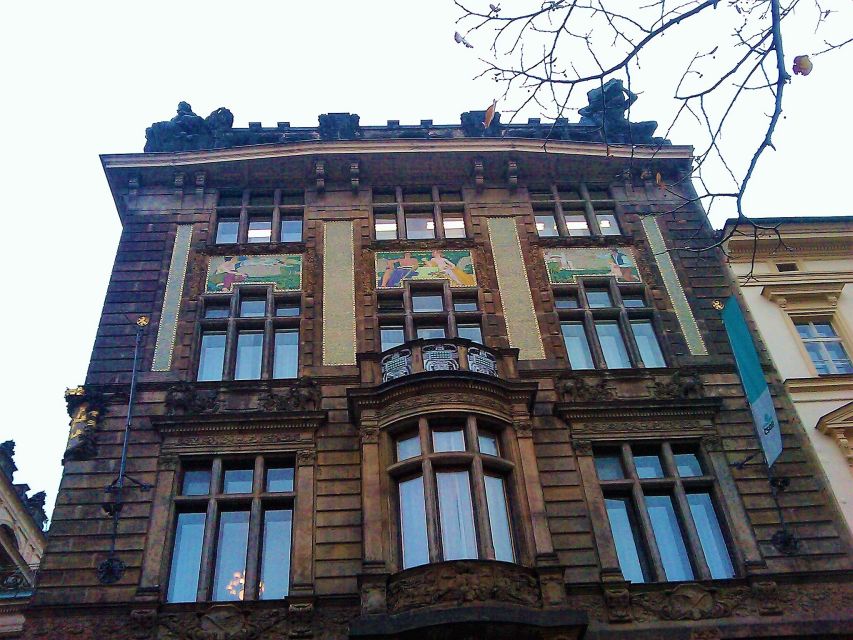 Prague Art Nouveau Tour - Meeting your guide at the hotel