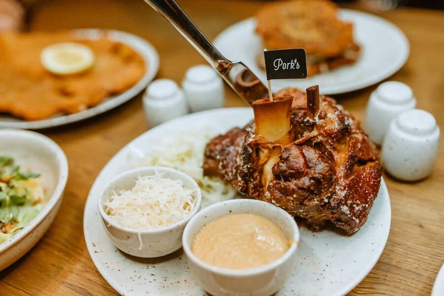Prague: Award-Winning Old Town Food Tour with Four Drinks - A food tour that explains Prague through its plates