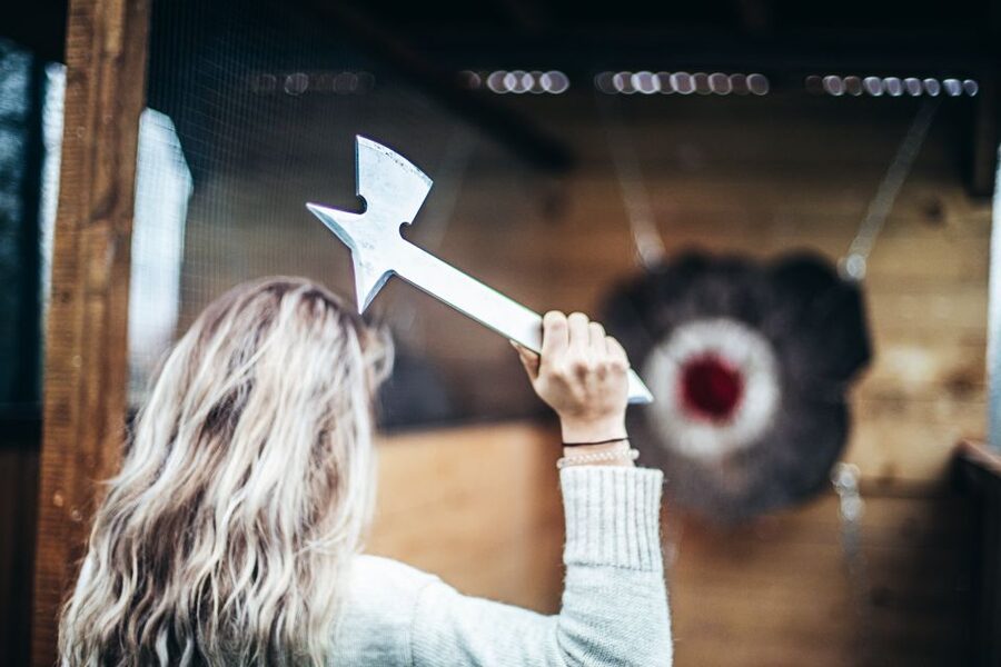 Prague: Axe Throwing Experience with Barbecue and Beer - The barbecue: fun idea, mixed execution