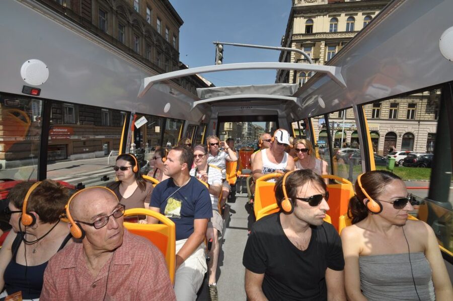 Prague: Big Bus Hop-on Hop-off, Castle Tour and River Cruise - What this Prague sightseeing ticket really gives you
