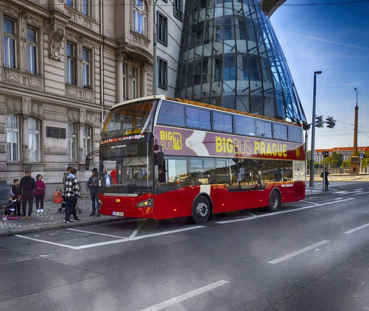 Prague: Big Bus Hop-on Hop-off, Castle Tour and River Cruise - Start with the green route in Prague’s historic center