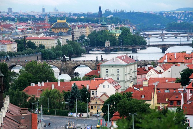 Prague Bike Tour - Stunning Viewpoints, Castle, City & Park - Starting in Old Town and finding your bearings