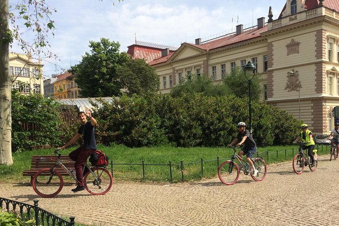 Prague Bike Tour - Stunning Viewpoints, Castle, City & Park - What the guides add to the ride