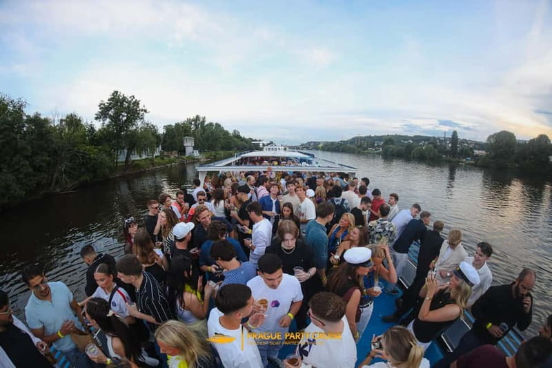 Prague : Boat Party with Afterparty at EPIC - Tips for making the night smoother