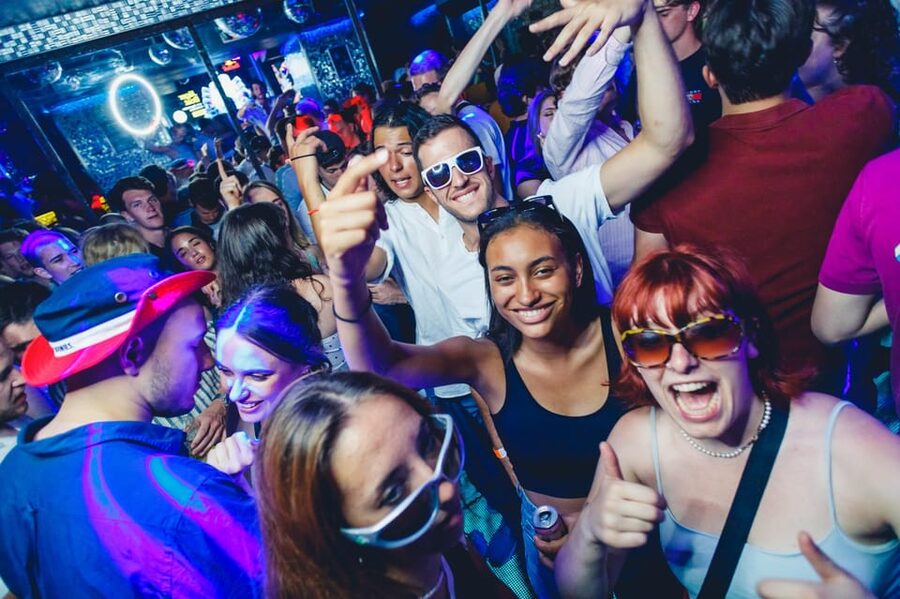 Prague: Boat Party with Unlimited Drinks & After Party Entry - What the $22 price buys you