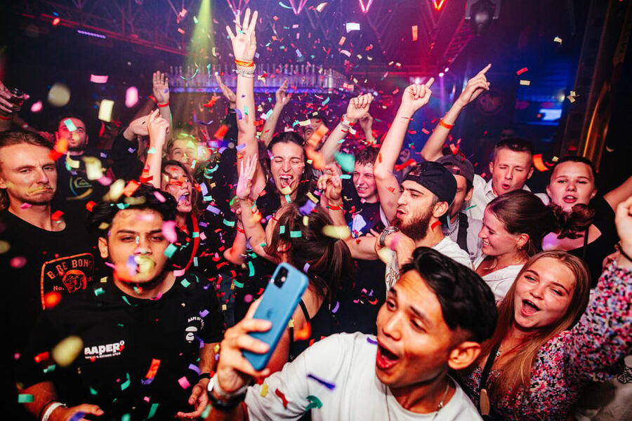 Prague: Boat Party with Unlimited Drinks & After Party Entry - After-party entry and the final club