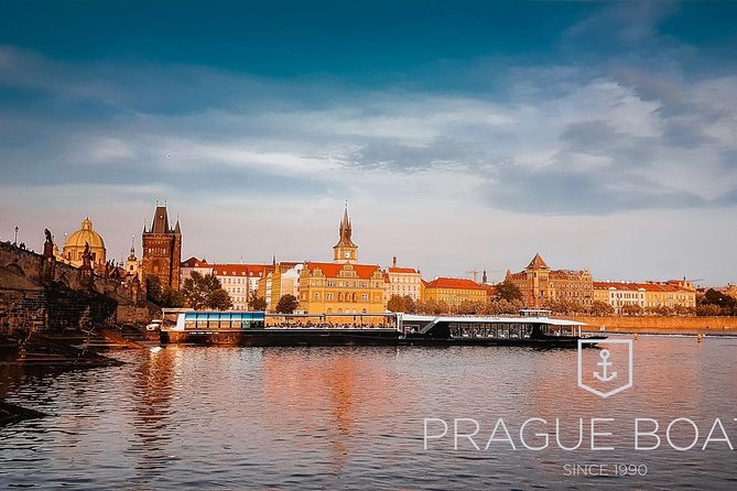 Prague Boats 3-hours Crystal Dinner Cruise - Live music and the mood on board