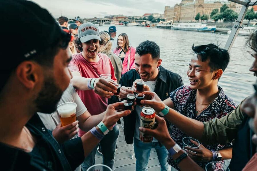 Prague: Booze Cruise with Open Bar and Duplex Entry - Key points to know before booking