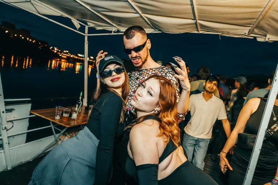Prague: Booze Cruise with Open Bar and Duplex Entry - Who will enjoy this most