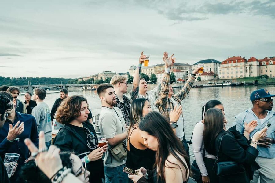Prague: Booze Cruise with Open Bar and Duplex Entry - What the two-hour open bar actually gives you