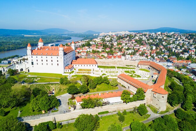 Prague-Budapest One-Way Sightseeing Day Tour - The guide can make or break the long drive