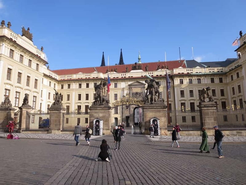 Prague: Bus and Boat Tour - A quick way to see Prague’s main sights