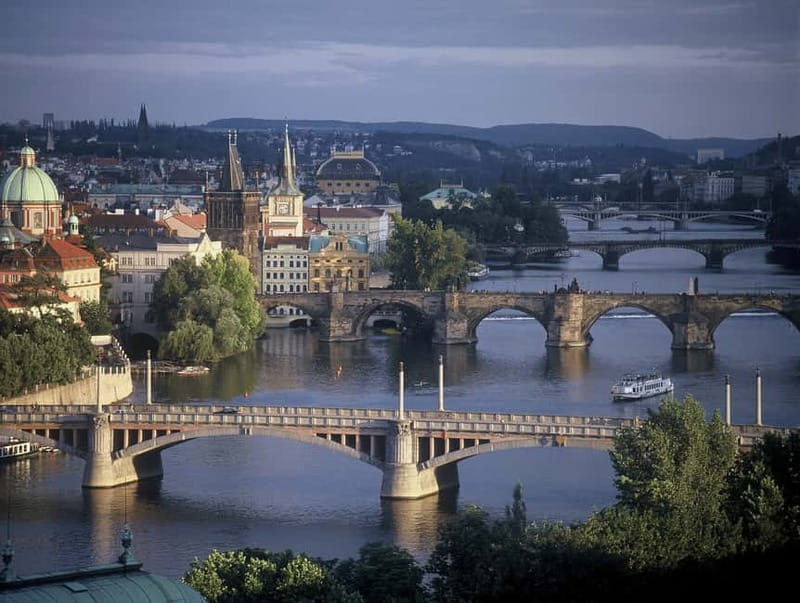 Prague: Bus and Boat Tour - Lesser Town and the approach to Prague Castle