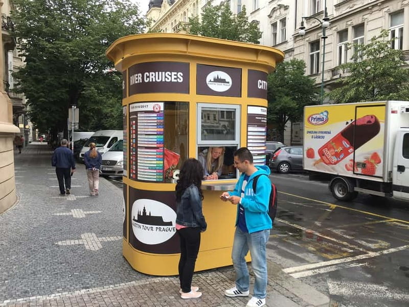 Prague: Bus and Boat Tour - Riding through Old Town and New Town