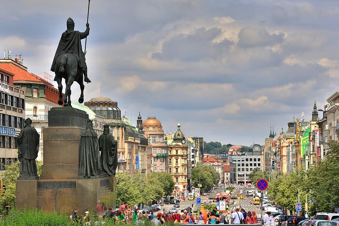Prague: Bus Tour, Walking Tour, River Cruise and Lunch - Old Town Square and the Jewish Quarter fill the afternoon