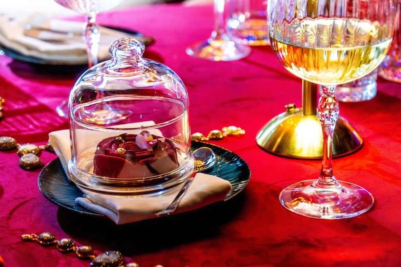 Prague: Cabaret Show at Medusa - Nightlife Prague - Is $34 good value?