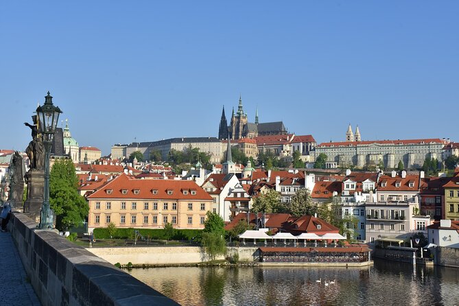 Prague Castle: Admission Ticket With Bus Transfer And Audioguide - Old Royal Palace and Vladislav Hall