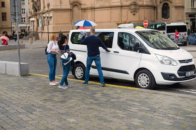 Prague Castle: Admission Ticket With Bus Transfer And Audioguide - St. Vitus Cathedral: Prague’s great interior