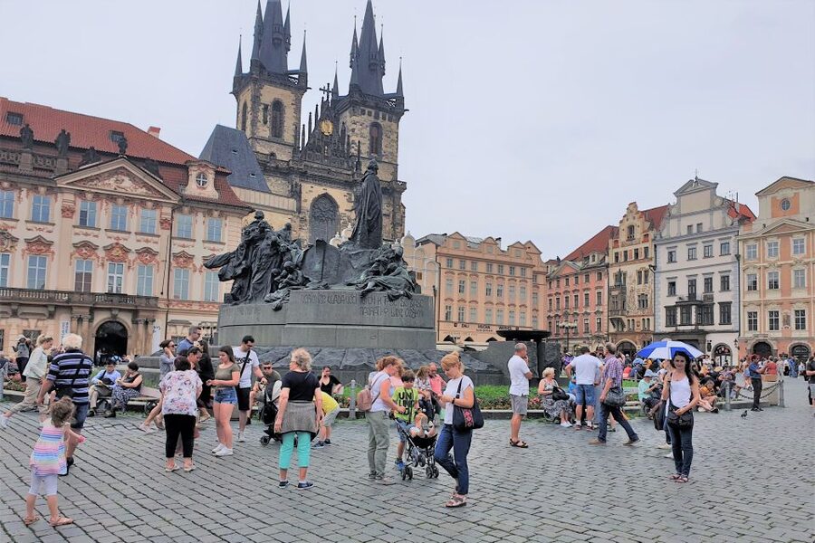 Prague Castle: Admission Ticket With Transfer And Audioguide - Golden Lane is small, colorful, and easy to enjoy